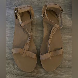 Women’s Rainbow sandals ankle strap size 11